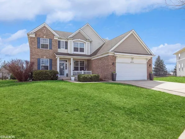 25215 Bay Tree Cir, Shorewood, IL 60404