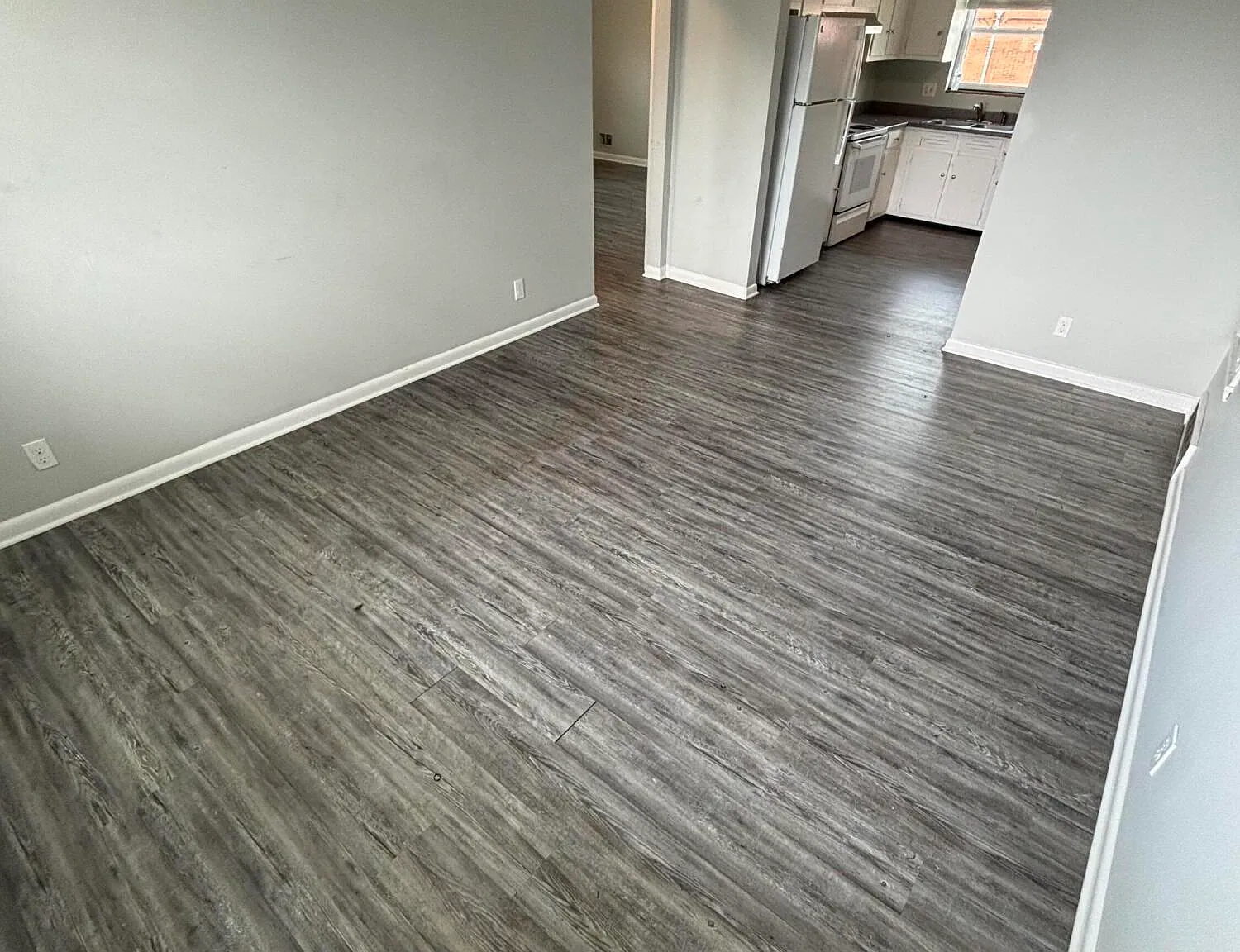 2 bed, 1.0 bath, 895 sqft, $950 — Photo 2