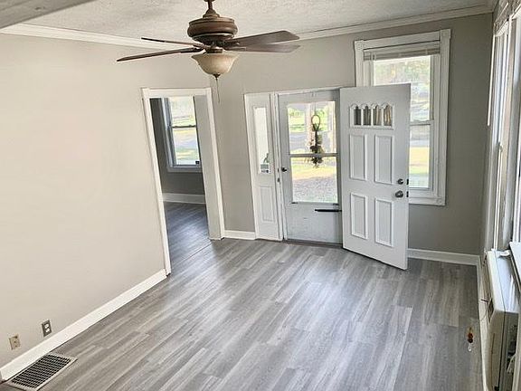 3rd image of 1581 Coutant Ave