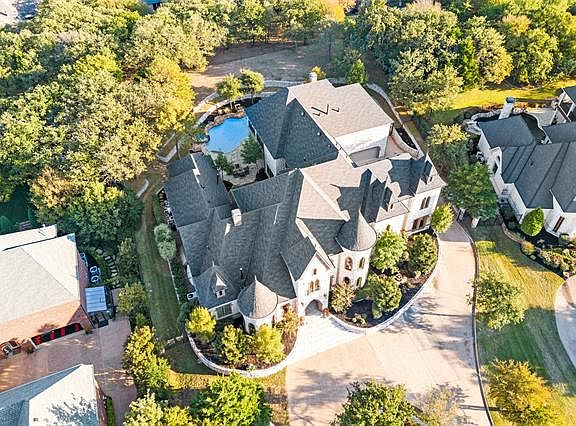 3rd image of 513 Coyote Rd