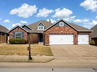 2316 W Quinton St, Broken Arrow, OK 74011