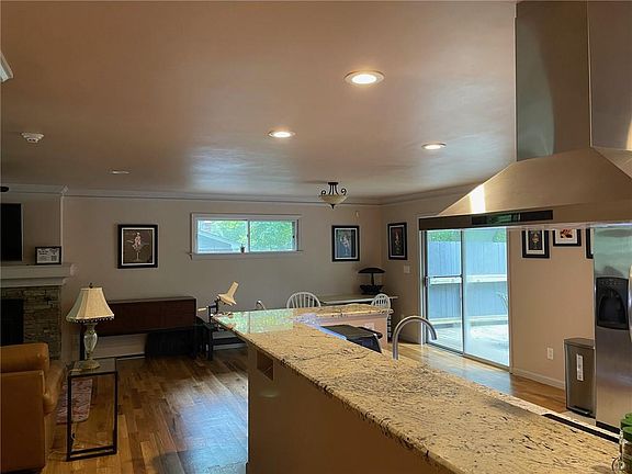 4th image of 3355 Timber Lake Rd NW