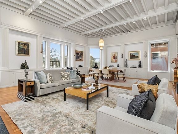 3rd image of 404 Beacon St APT 3