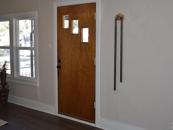 3rd image of 439 Alma Ave