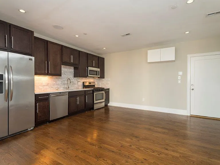 339 D St #5D — Photo 2