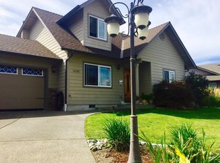 1628 SW Waterstone Dr, Grants Pass, OR 97527