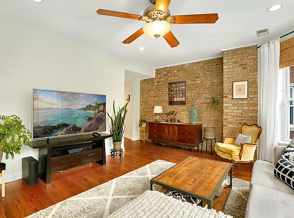 4th image of 2730 N Sawyer Ave APT 2S