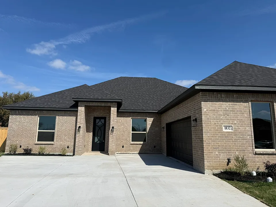 1832 Noble Ct