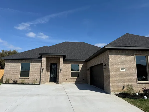 1832 Noble Ct, Grand Prairie, TX 75052