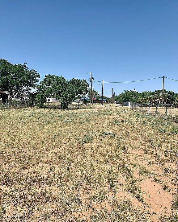 2nd image of 810 S Texas Ave