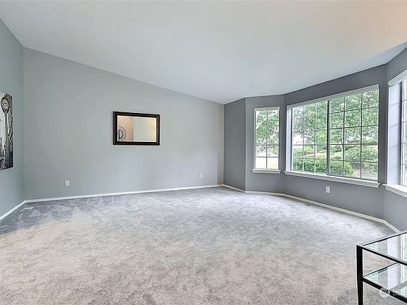 4th image of 5827 65th Avenue W