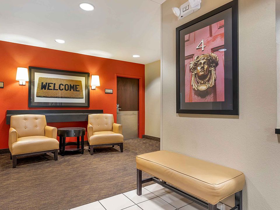 Lobby and Guest Check-in