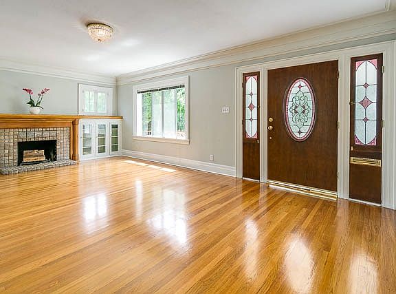 3rd image of 5142 Hermosa Ave