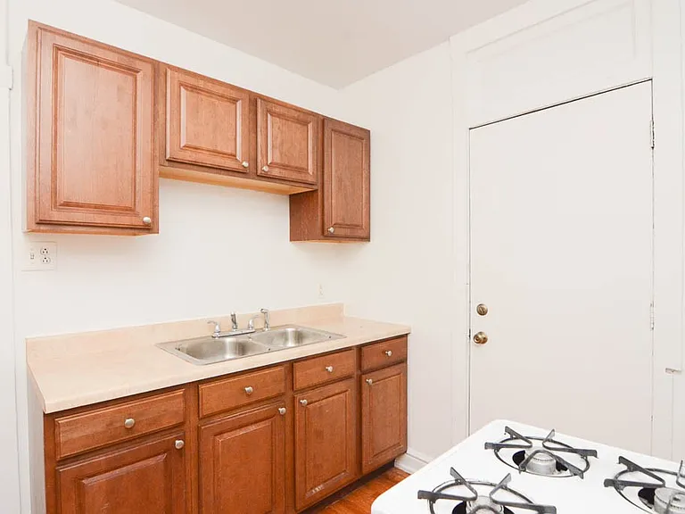 2649 N Spaulding Ave #W4 — Photo 2