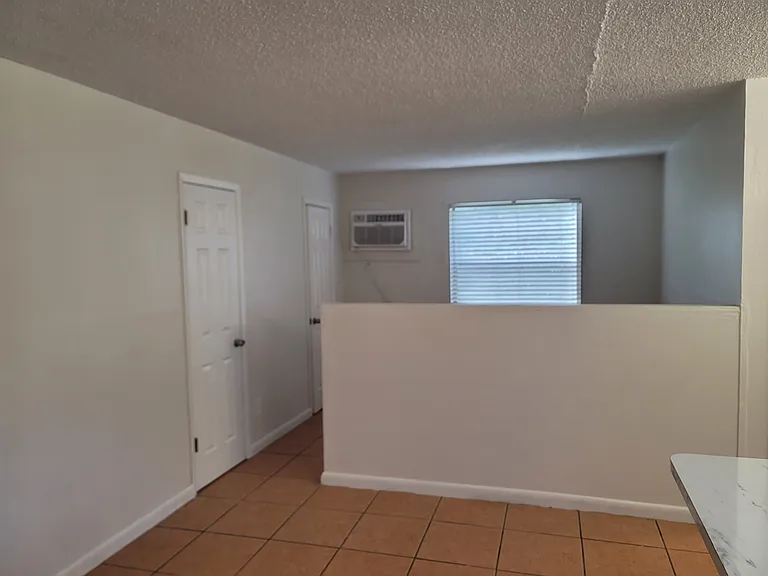 1041 SE Monterey Rd #B — Photo 11