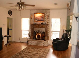 6616 Red Bud Rd, Lake Worth, TX 76135