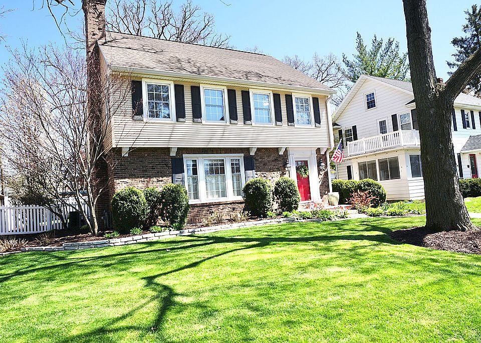 1st image of 3914 N Northwood Ave