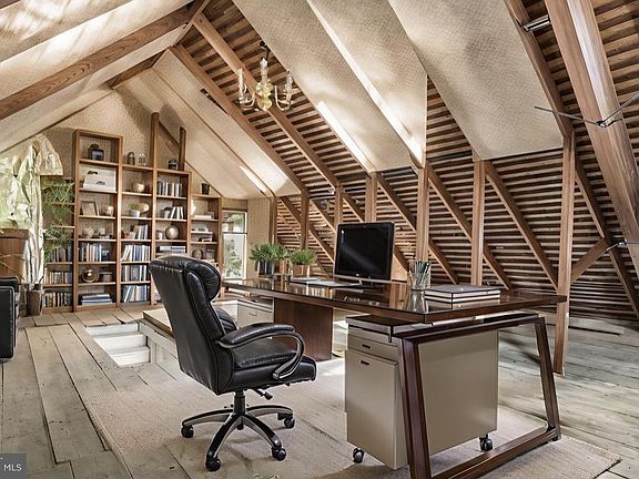 2nd image of 10390 Raccoon Valley Rd