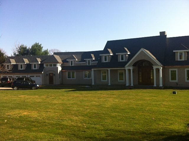 2nd image of 140 Main St