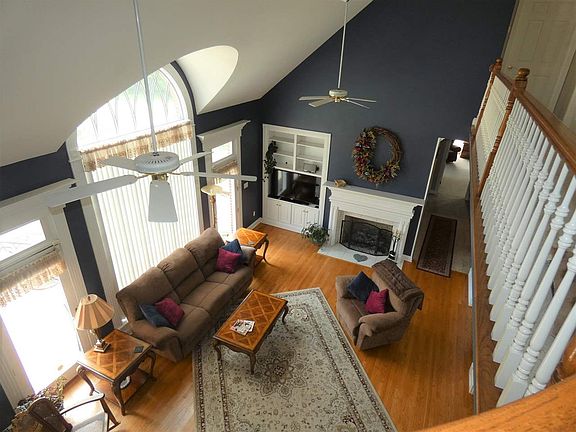 5th image of 240 Lindsay Ln
