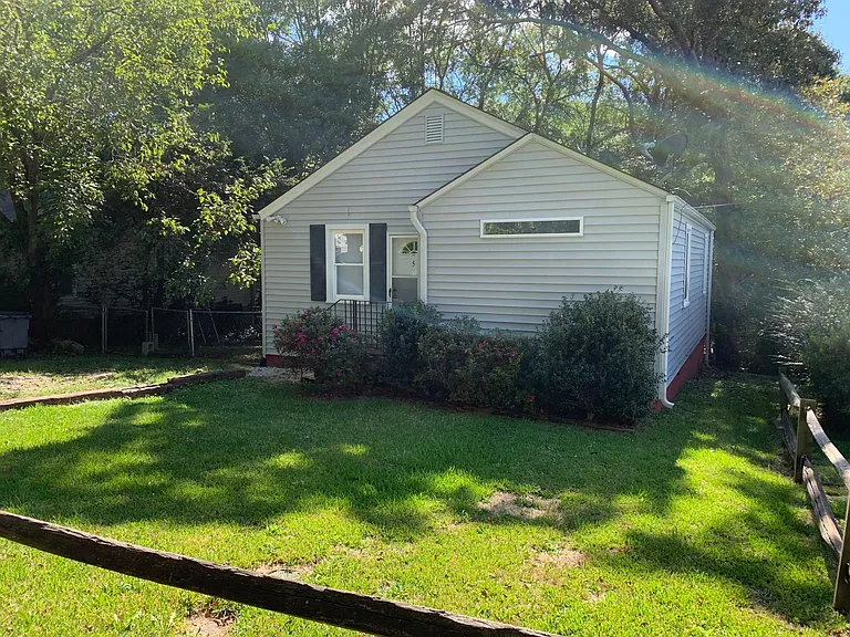 5 Evergreen St — Photo 2