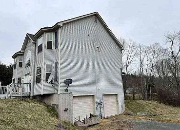 570 Airport Rd — Photo 2