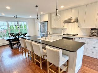 1 Stratford Rd, Andover, MA 01810