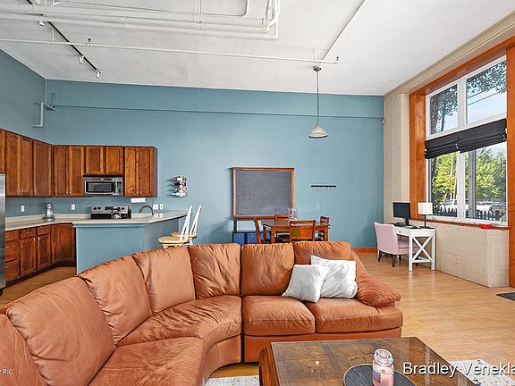 5th image of 600 Broadway Ave NW APT 123