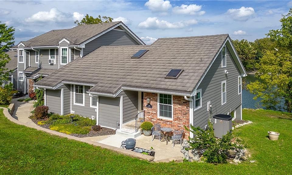 1st image of 204 NE Bayview Dr