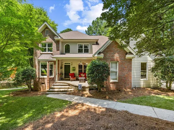 416 Livingstone Dr, Cary, NC 27513