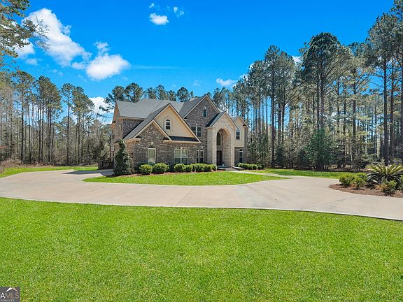 4th image of 1212 Plantation Cir