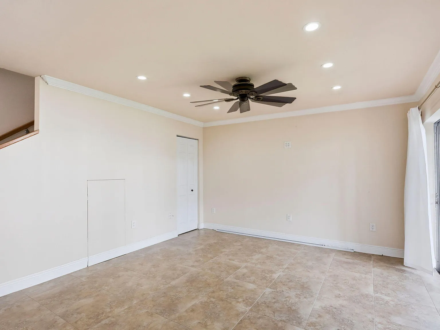 2 bed, 1.5 bath, 1104 sqft, $2,100 — Photo 3