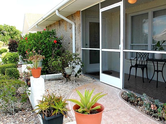 3rd image of 301 Faircross Cir
