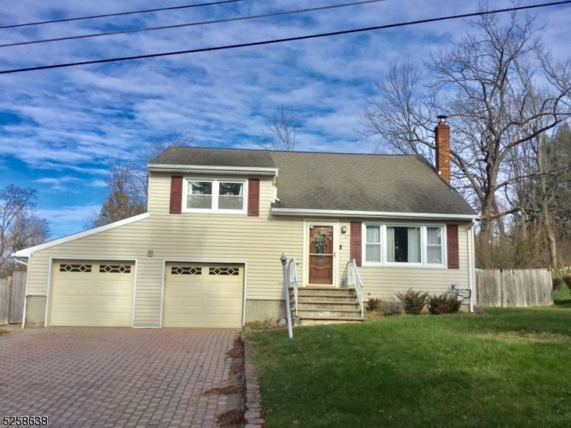 1st image of 27 Wilson Dr
