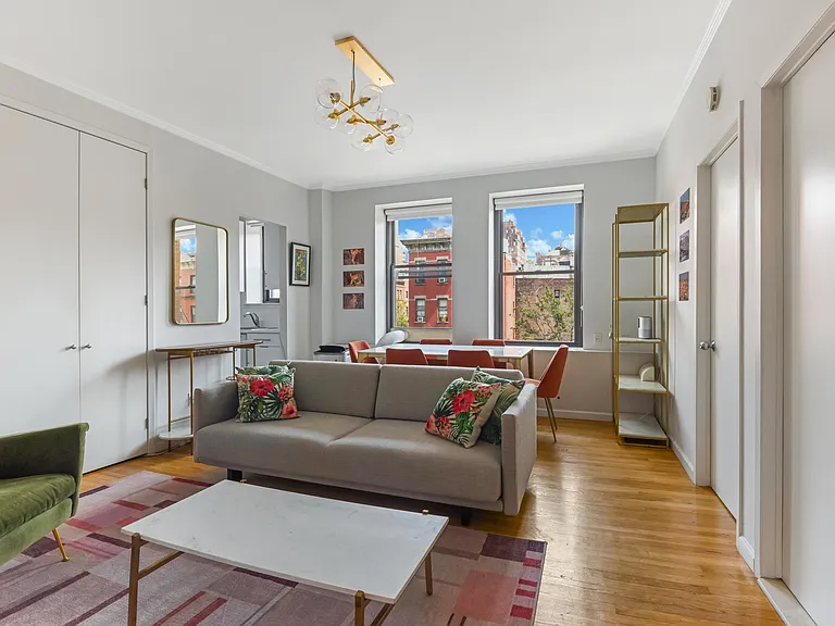 104 W 70th St #4F — Photo 1