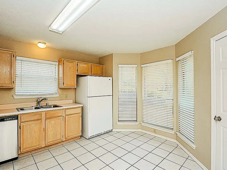 840 Voltamp Dr — Photo 6