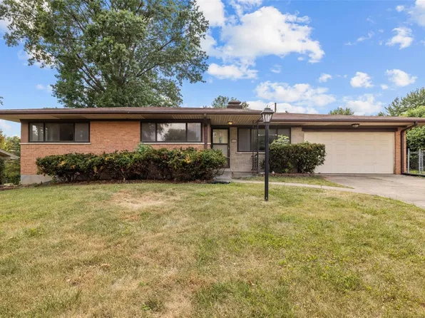 9864 Amberley Dr, Saint Louis, MO 63126