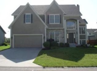 16290 S Parkwood St, Olathe, KS 66062