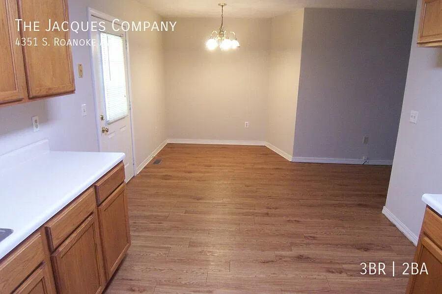 South Central 3 BR 2 Bath 2 Car Garage- Just West of Twin Oaks Country Club — Photo 3