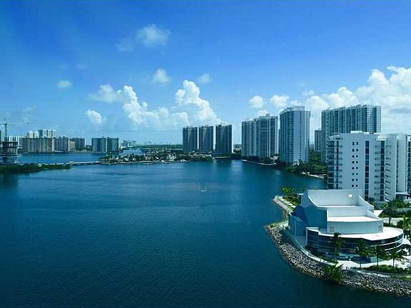 5th image of 3370 Hidden Bay Dr #1514