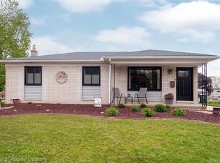 2446 Milverton Dr, Troy, MI 48083