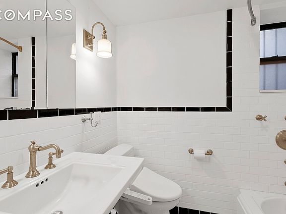 5th image of 546 E 11th St APT 2B