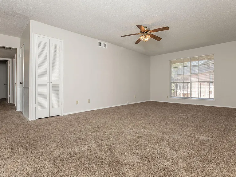 Bel Air Estates — Photo 15