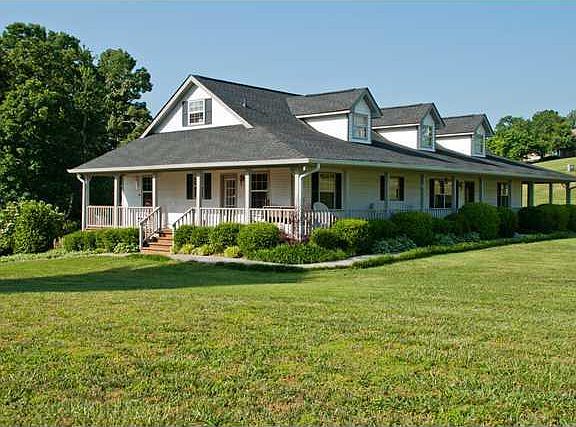 3rd image of 317 Heritage Dr