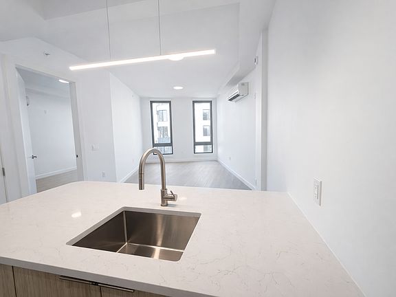 4th image of 158 Lott St #599D