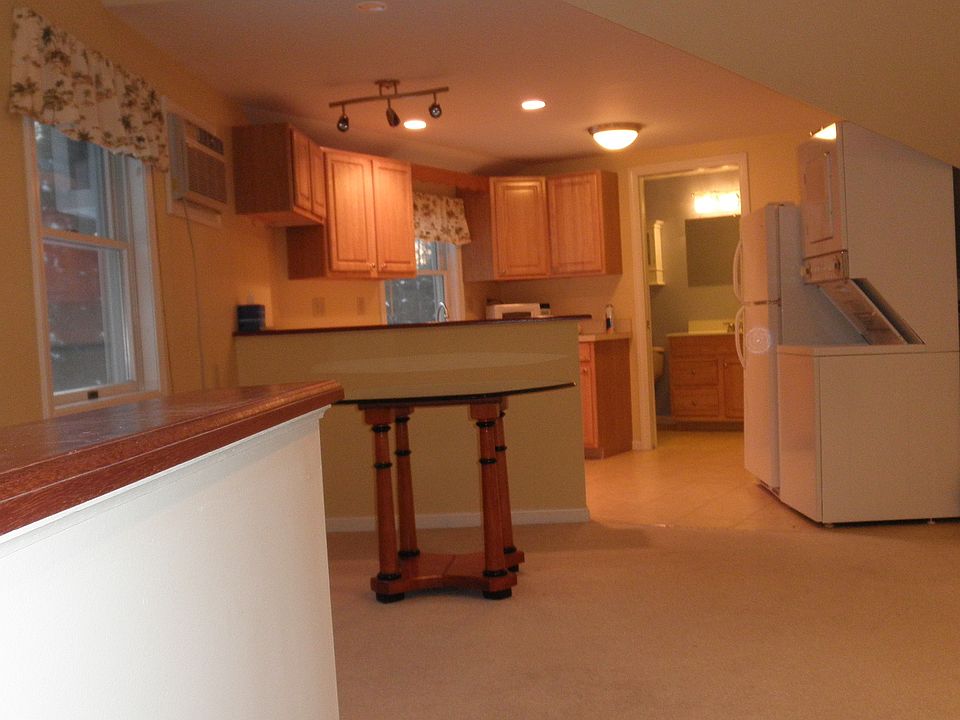 2nd image of 105 Totten Rd