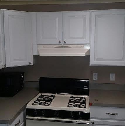 2nd image of 1207 Willard St