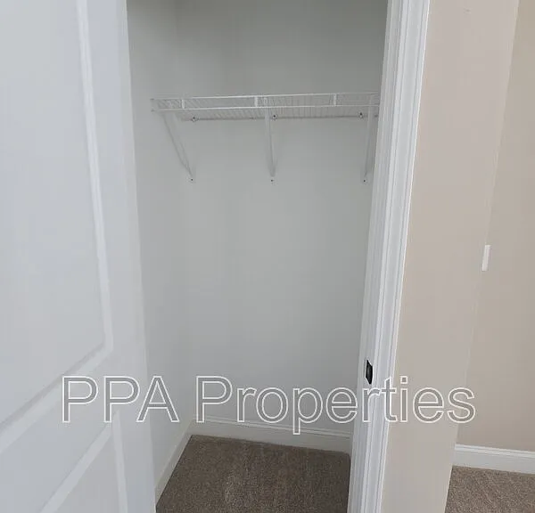 402 Giles St #B — Photo 45