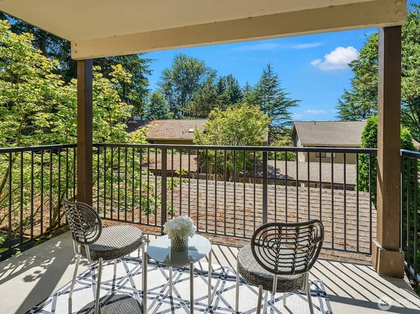 406 10th Street #C202, Kirkland, WA 98033