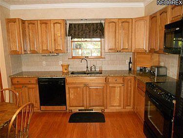 5th image of 1307 Waldo Way